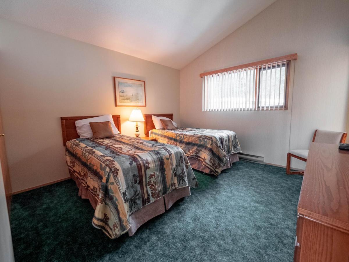 Fairmont Hot Springs Resort Экстерьер фото