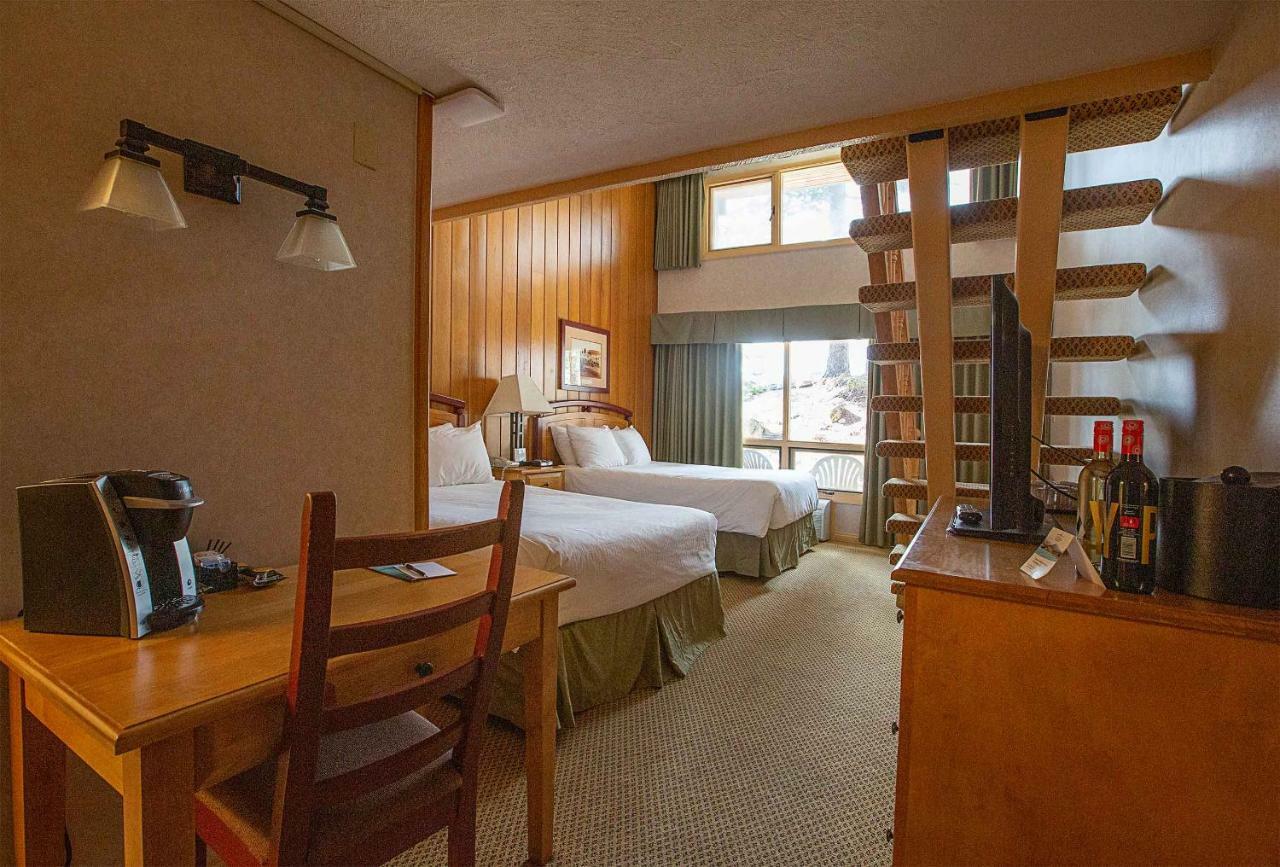 Fairmont Hot Springs Resort Экстерьер фото