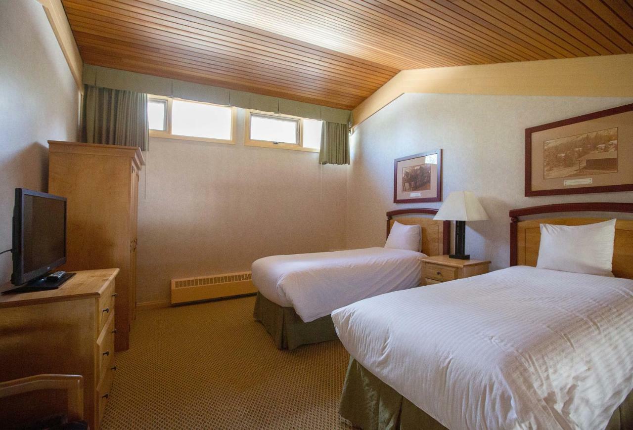 Fairmont Hot Springs Resort Экстерьер фото