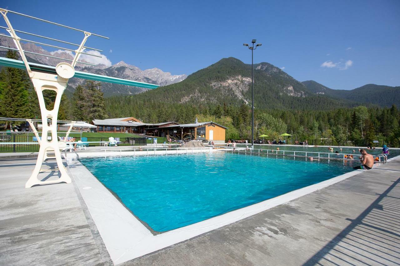 Fairmont Hot Springs Resort Экстерьер фото