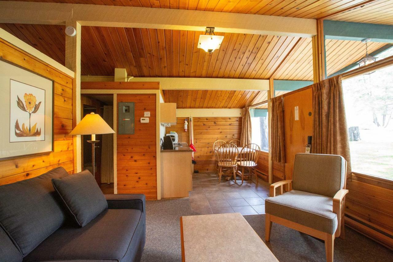 Fairmont Hot Springs Resort Экстерьер фото